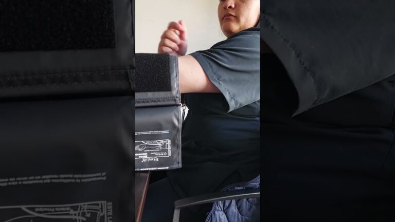 en qué brazo se pone el tensiómetro