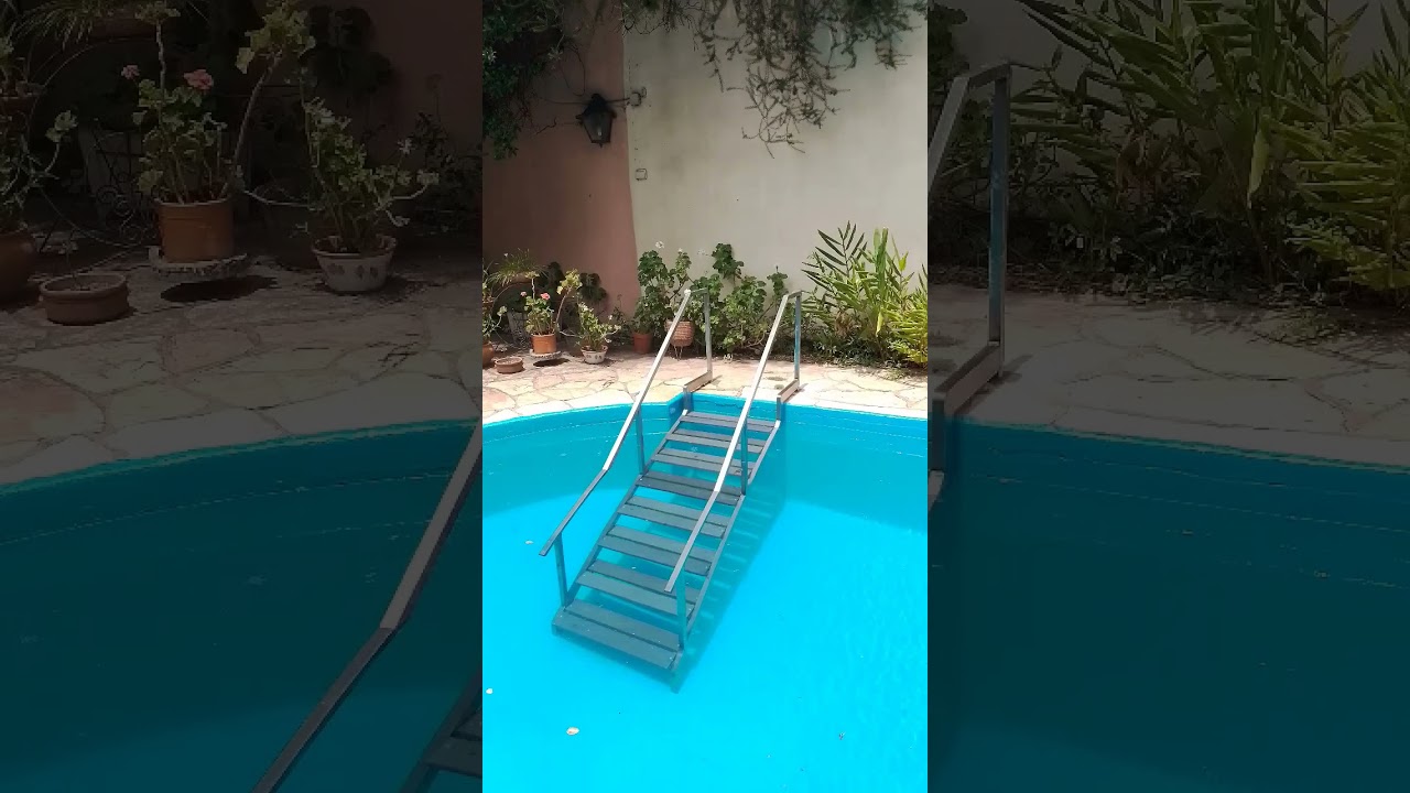 escaleras de piscina para personas mayores