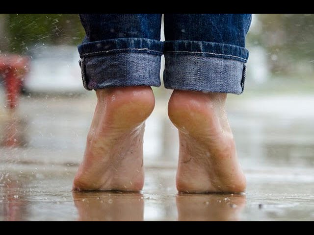 porque salen los papilomas en los pies